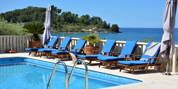 Beachfront Villa Gradina